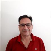 Bonjour mon métier est Professeure de français je suis syrien je peux donner des cours d'arabe ,j'ai un diplôme reconnu en France (formateur du FLE) et j'ai bac +5 en langue française